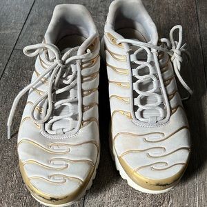 Nike air gently used